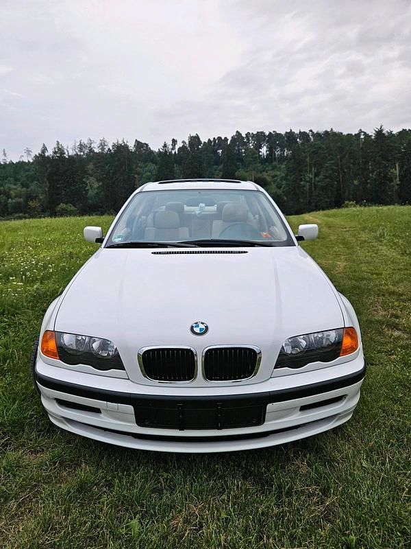 Weiß Gebraucht 2000 BMW 2000 Limousine | 9.500 € - Bild 1/4