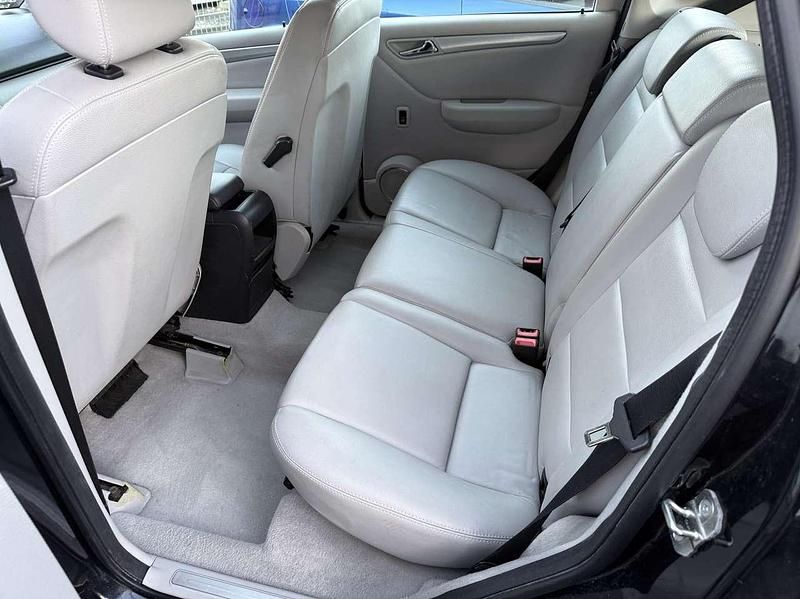 Gebraucht Mercedes A200 140 PS (102 kW) 2009 Kosmosschwarz  metalliclack Kleinwagen