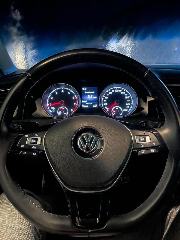 Gebraucht VW Golf VII Allstar 110 PS (80 kW) 2016 Schwarz Limousine