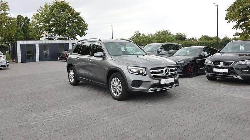 Grau Gebraucht 2023 Mercedes GLB200 SUV | 35.900 € (Superpreis) - Bild 1/4