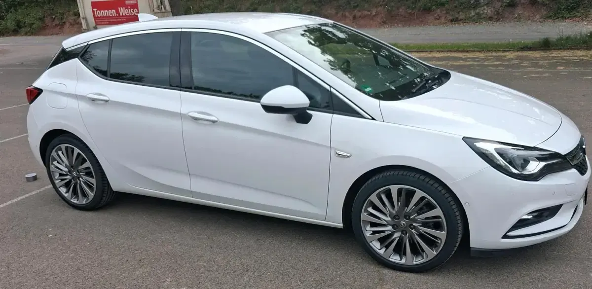 Gebraucht Opel Astra Active 200 PS (147 kW) 2017 Weiß Kleinwagen