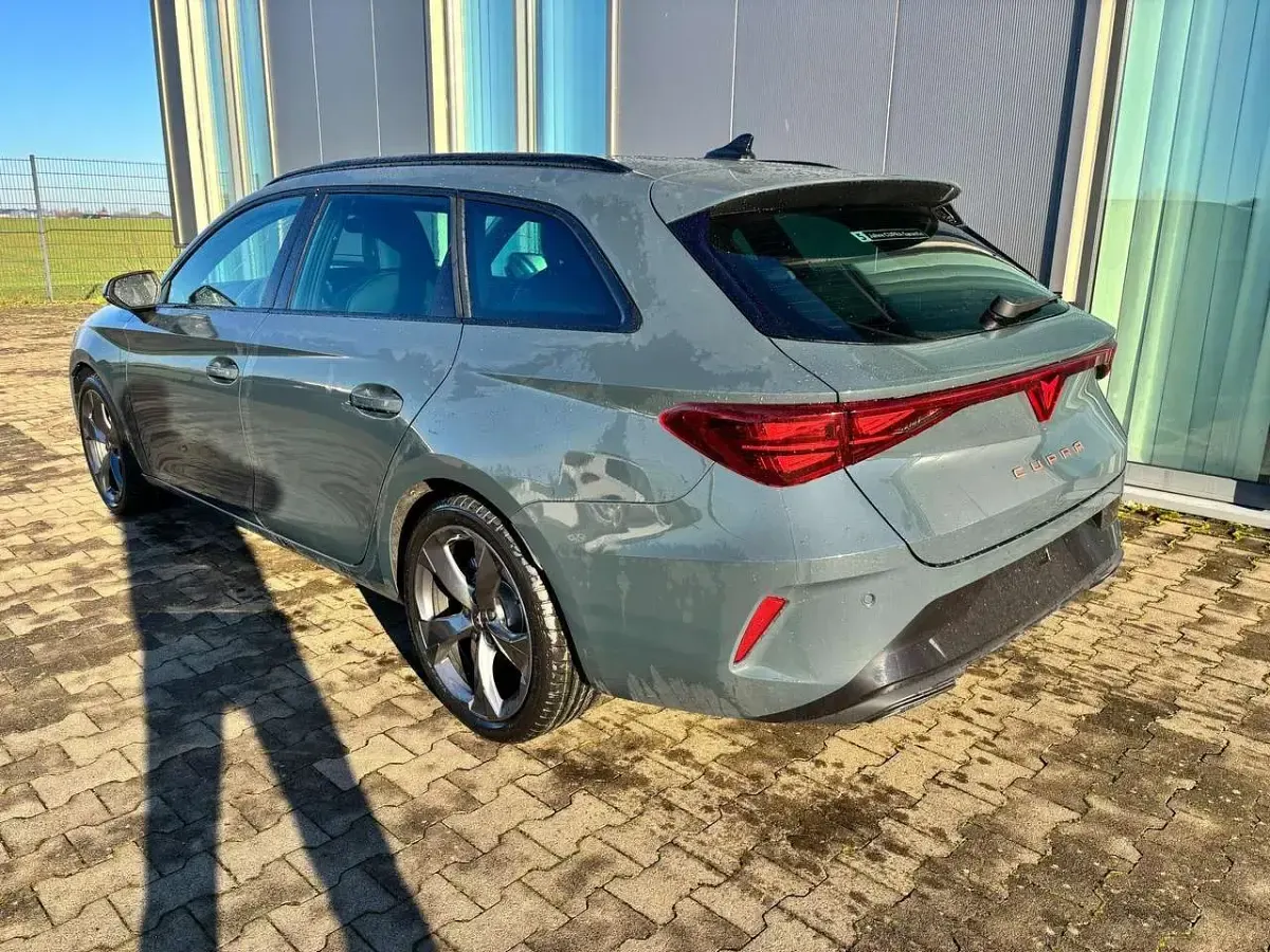 Nowe Cupra Leon Basis 150 KM (110 kW) 2026 Niebieski Kombi