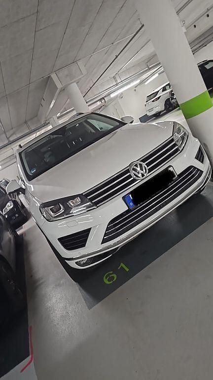 Gebraucht VW Touareg R-line 262 PS (192 kW) 2016 Weiß SUV