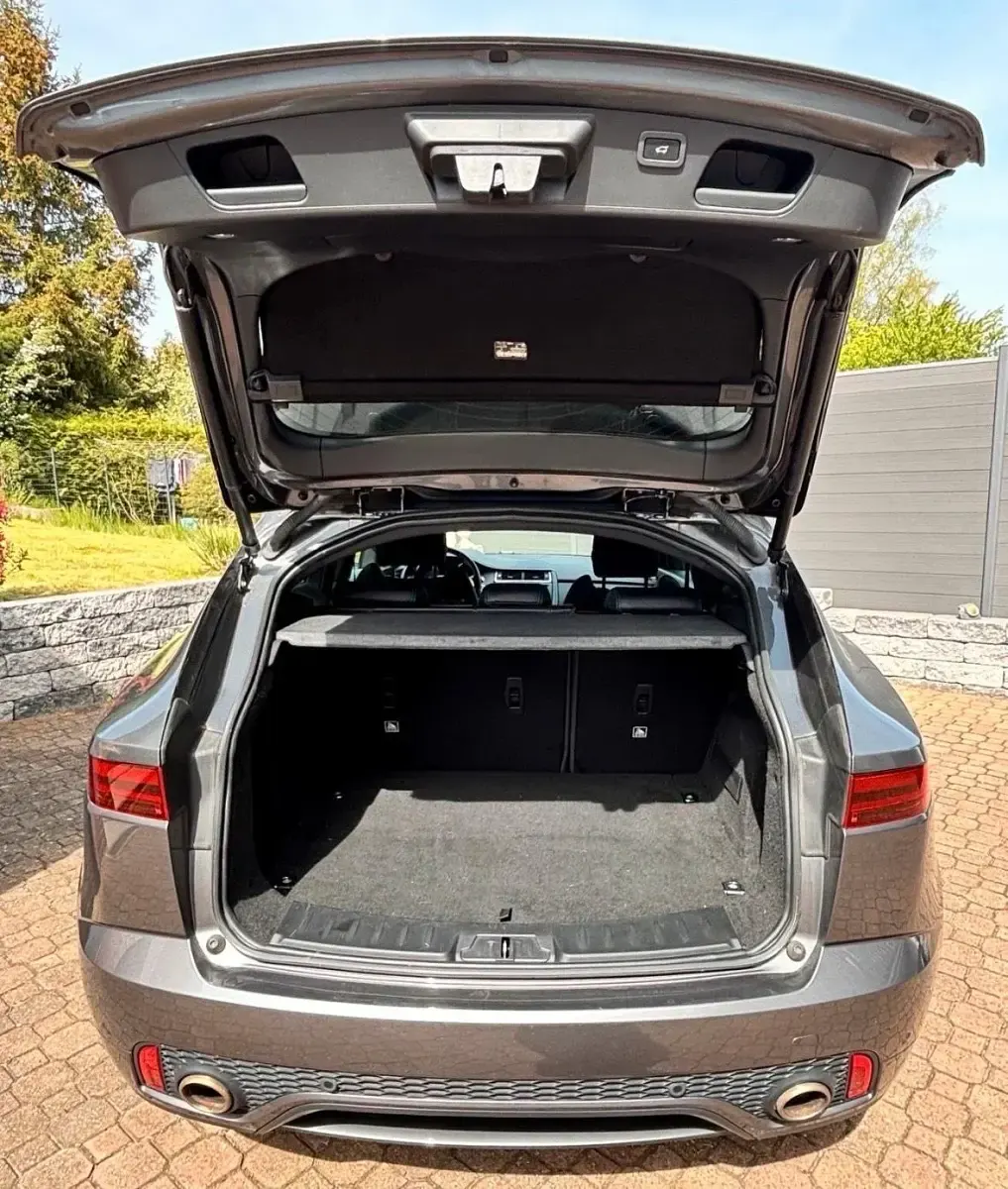 Gebraucht Jaguar E-Pace 180 PS (132 kW) 2018 Grau SUV