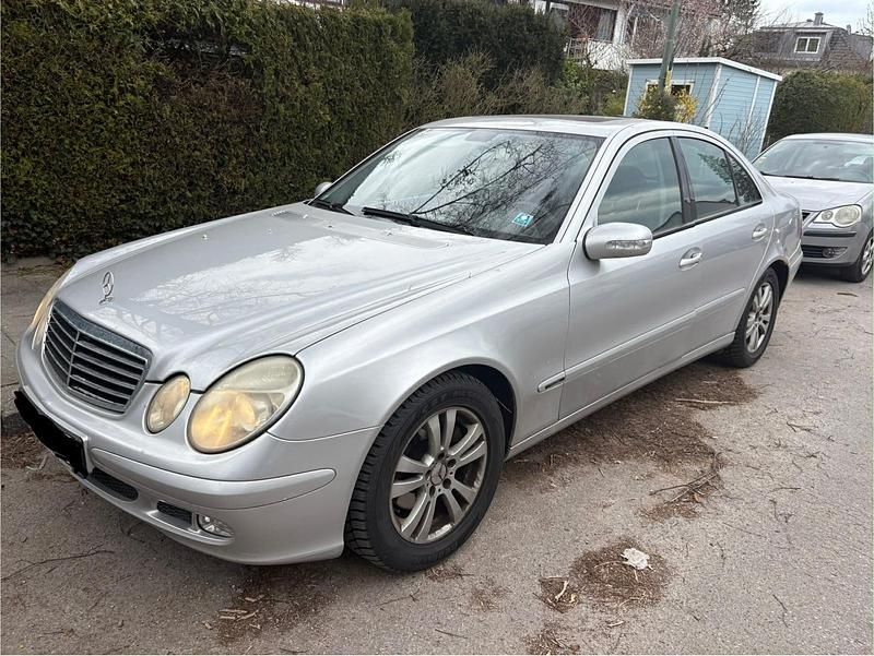 Gebraucht Mercedes E270 177 PS (130 kW) 2003 Silber Limousine