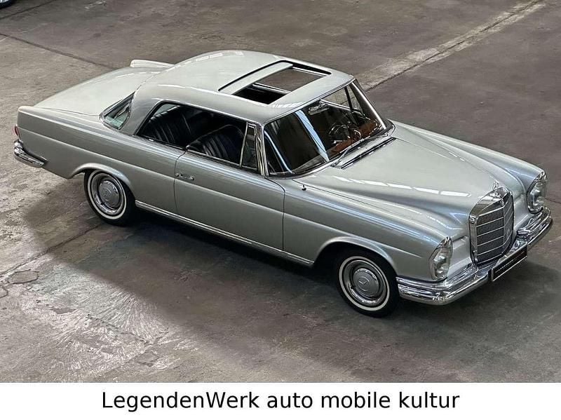 Siblergrau metallic 180 Gebraucht 1967 Mercedes W111 SE Coupé | 66.900 € - Bild 1/4
