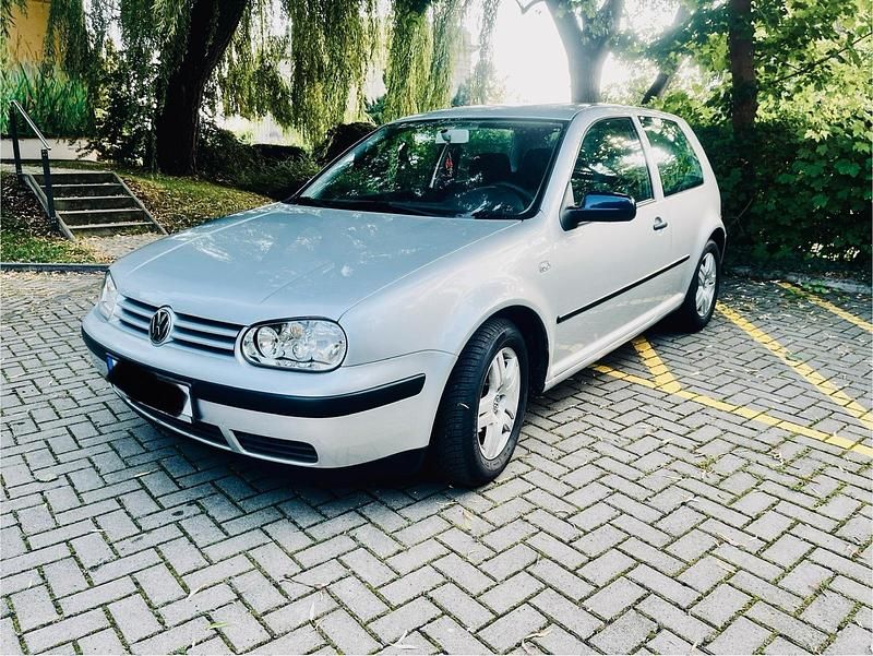 Silber Gebraucht 2002 VW Golf IV Kleinwagen | 2.950 € (Teuer) - Bild 1/4