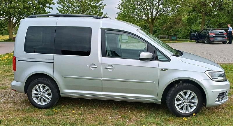 Usata VW Caddy Life 102 CV (75 kW) 2018 Argento Monovolume