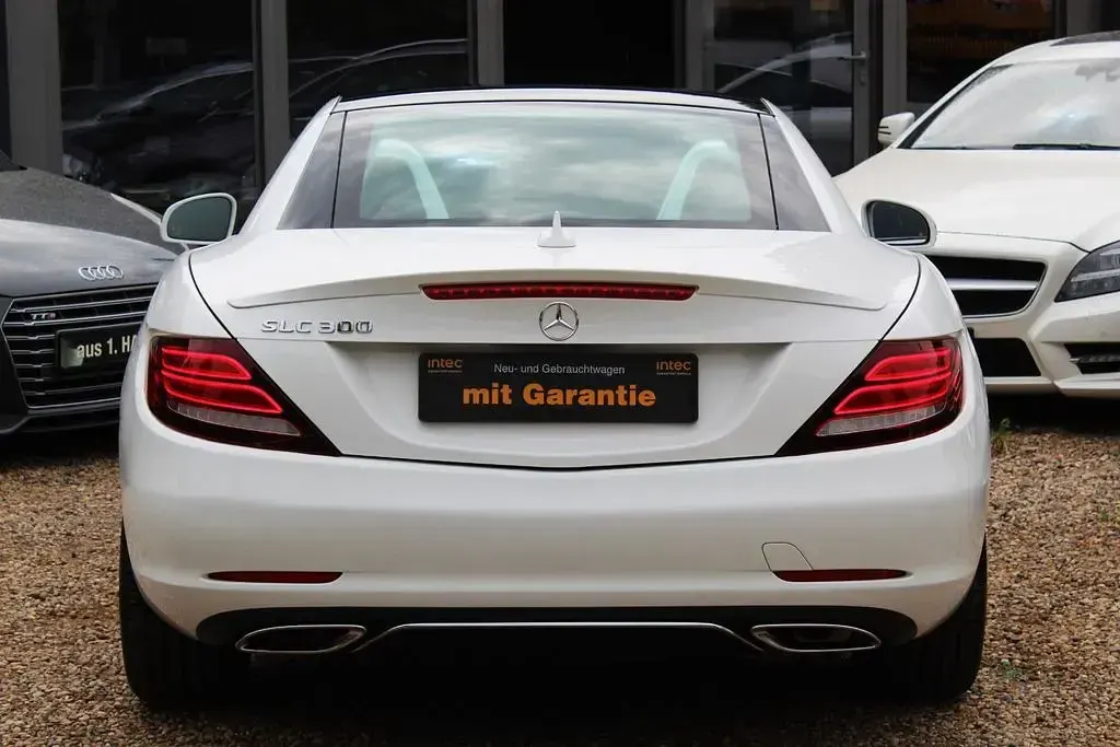 Gebraucht Mercedes SLC300 245 PS (180 kW) 2018 Polarweiss  unilack Cabrio