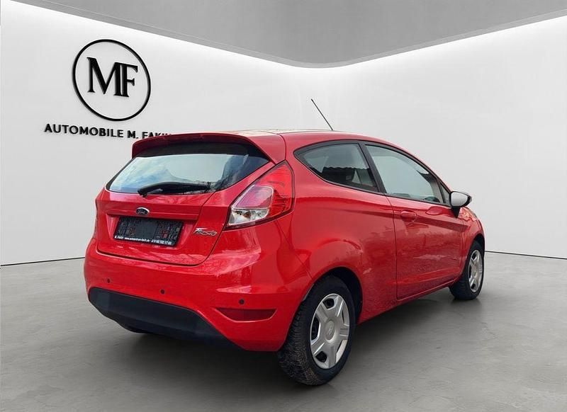 Gebraucht Ford Fiesta 60 PS (44 kW) 2013 Rot Kleinwagen