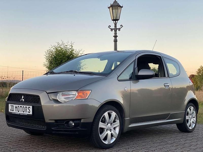 Grau Gebraucht 2010 Mitsubishi Colt Kleinwagen | 4.495 € (Etwas zu teuer) - Bild 1/4