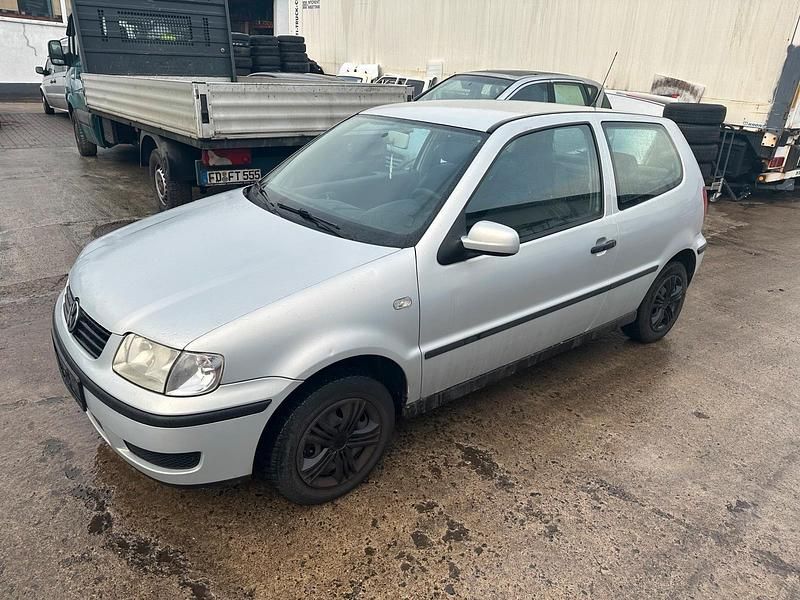Gebraucht VW Polo 60 PS (44 kW) 2000 Silber Kleinwagen