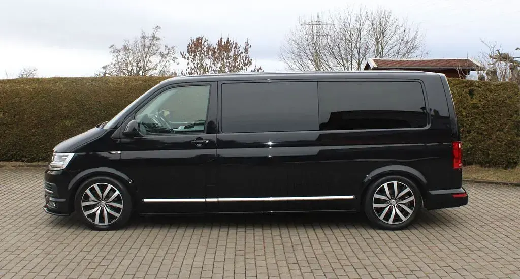 Gebraucht VW Caravelle Highline 199 PS (146 kW) 2019 Schwarz Van