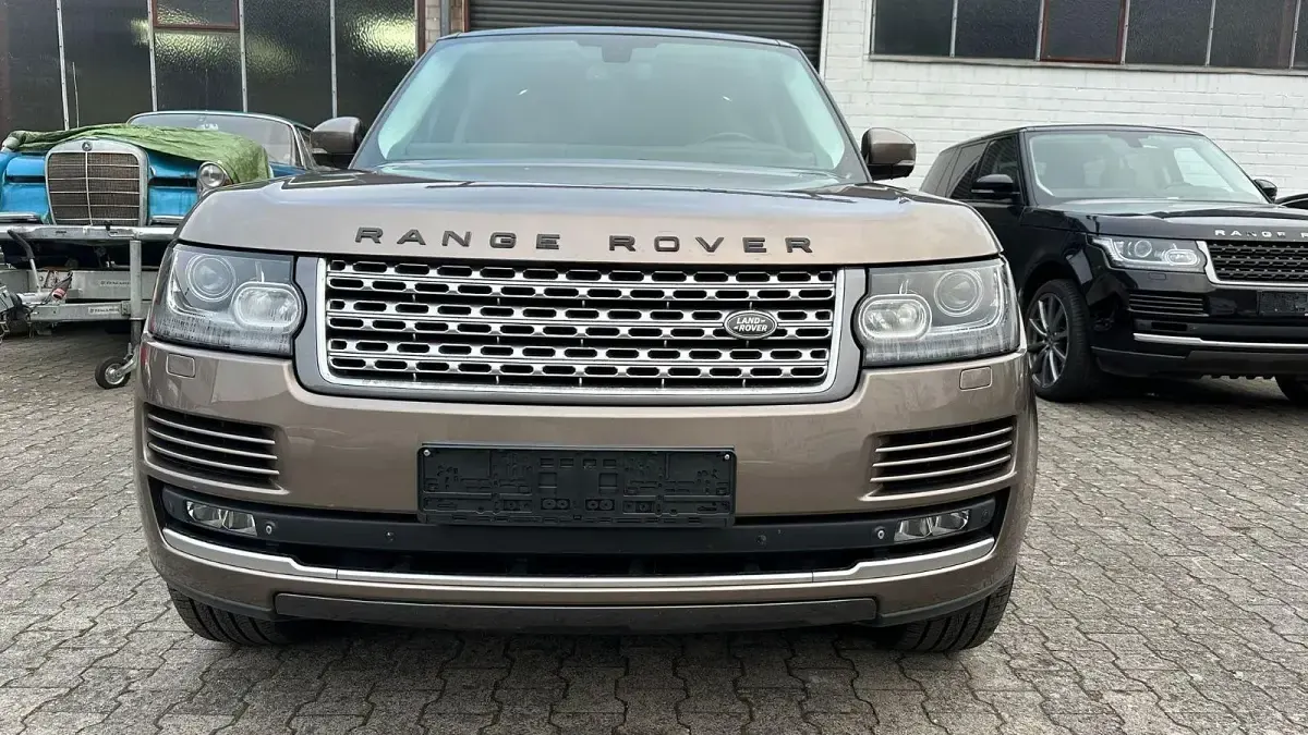 Gebraucht Land Rover Range Rover Vogue 258 PS (189 kW) 2015 Gold SUV