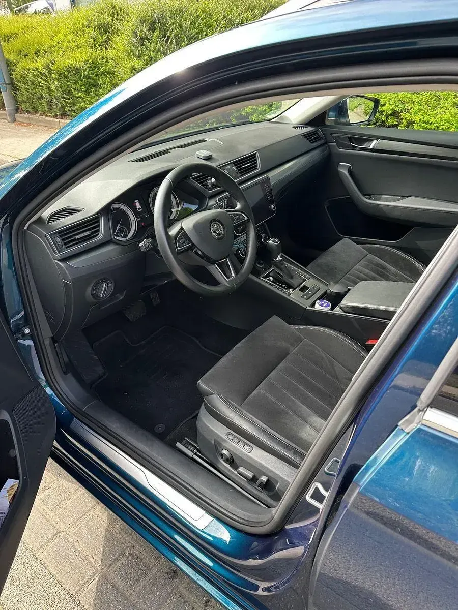 Gebraucht Skoda Superb Style 218 PS (160 kW) 2020 Blau Kombi