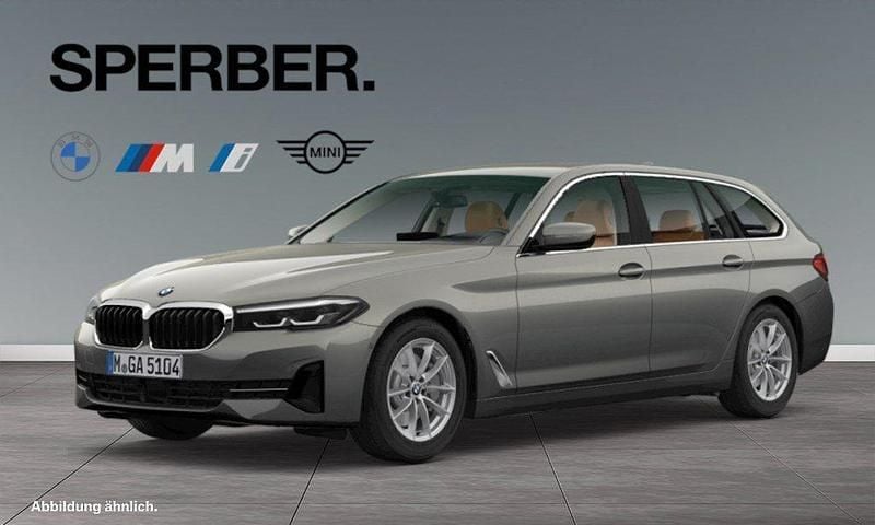 Grau Gebraucht 2021 BMW 530 Sport Line Limousine | 27.440 € (Superpreis) - Bild 1/4