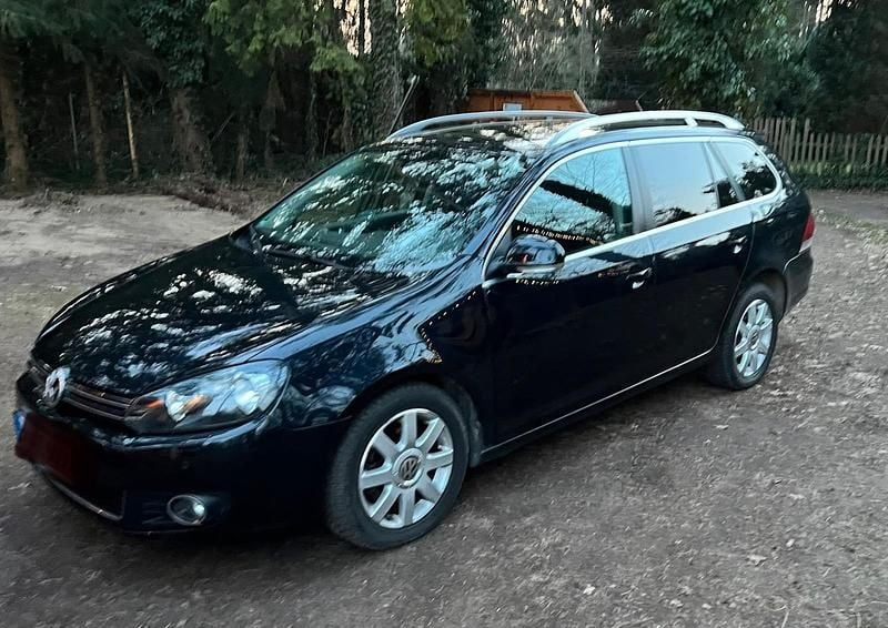 Gebraucht VW Golf VI 105 PS (77 kW) 2011 Schwarz Kleinwagen