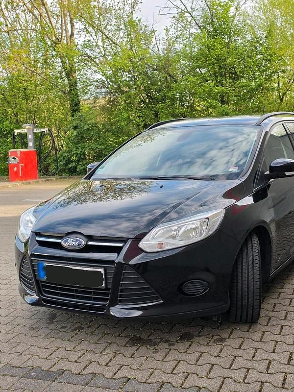 Usata Ford Focus 105 CV (77 kW) 2013 Nero Station wagon