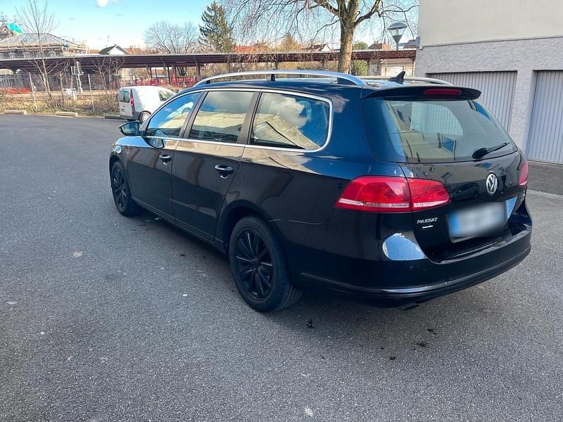 Gebraucht VW Passat 105 PS (77 kW) 2012 Schwarz Kombi