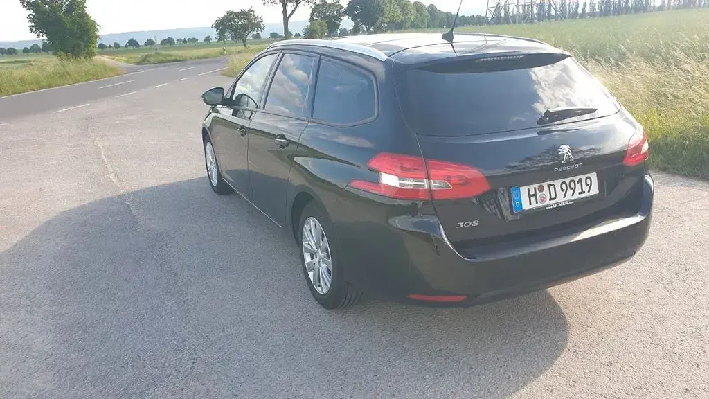 Gebraucht Peugeot 308 Style 131 PS (96 kW) 2019 Schwarz Kombi