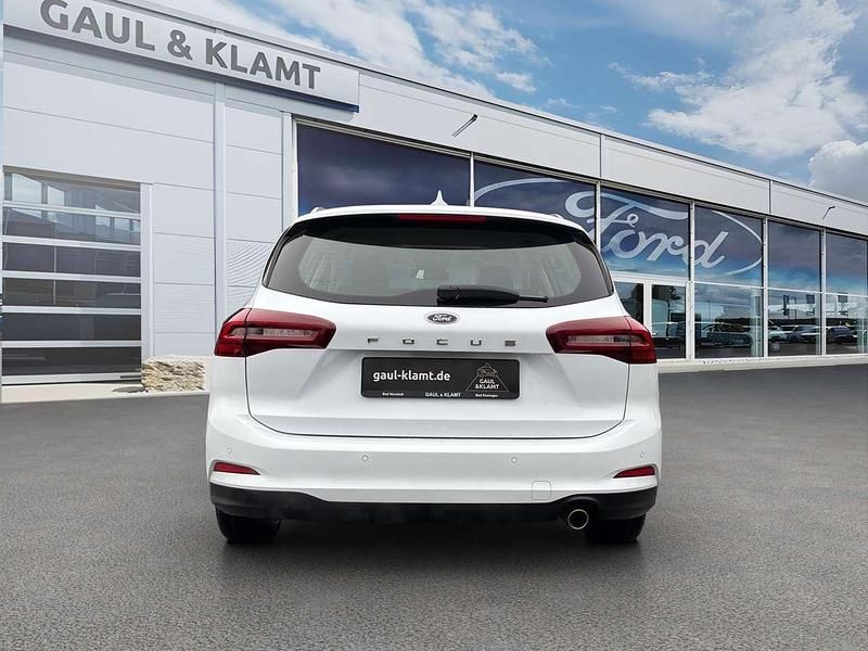 Neu Ford Focus Titanium 125 PS (91 kW) 2025 Frostweiß Kombi