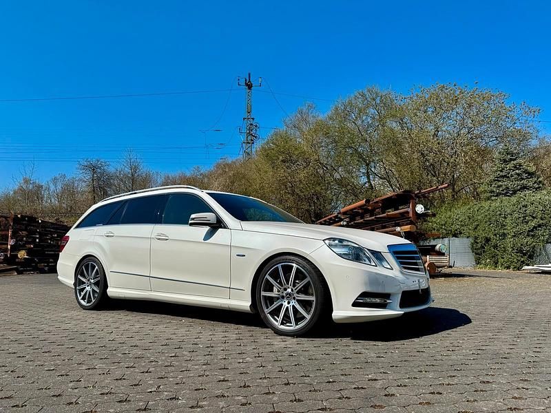 Gebraucht Mercedes E63 AMG 408 PS (300 kW) 2011 Weiß Kombi
