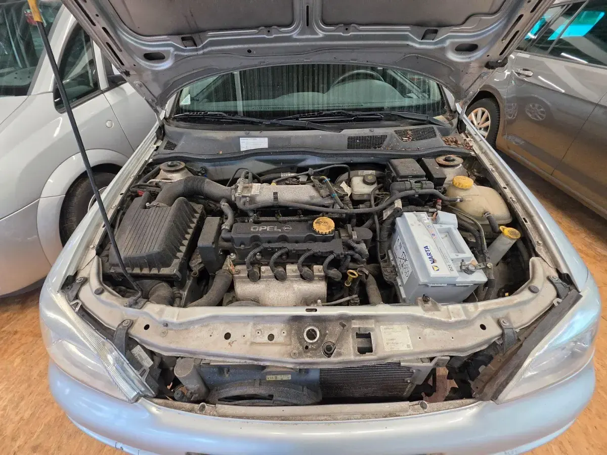 Gebraucht Opel Astra 84 PS (61 kW) 2001 Silber Kleinwagen