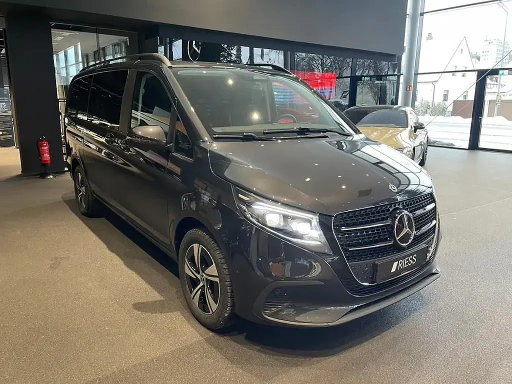 Gebraucht Mercedes V220 Style 163 PS (119 kW) 2026 Grau Van / Kleinbus