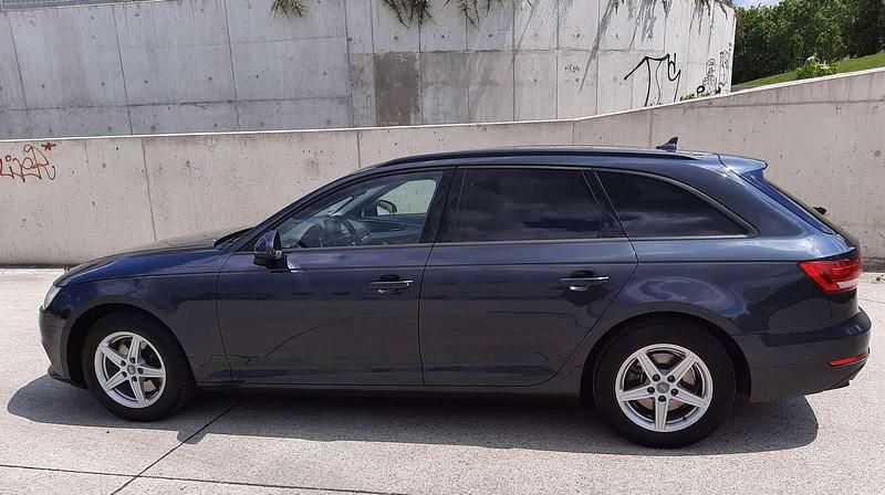 Gebraucht Audi A4 Ambiente 122 PS (89 kW) 2018 Grau Kombi