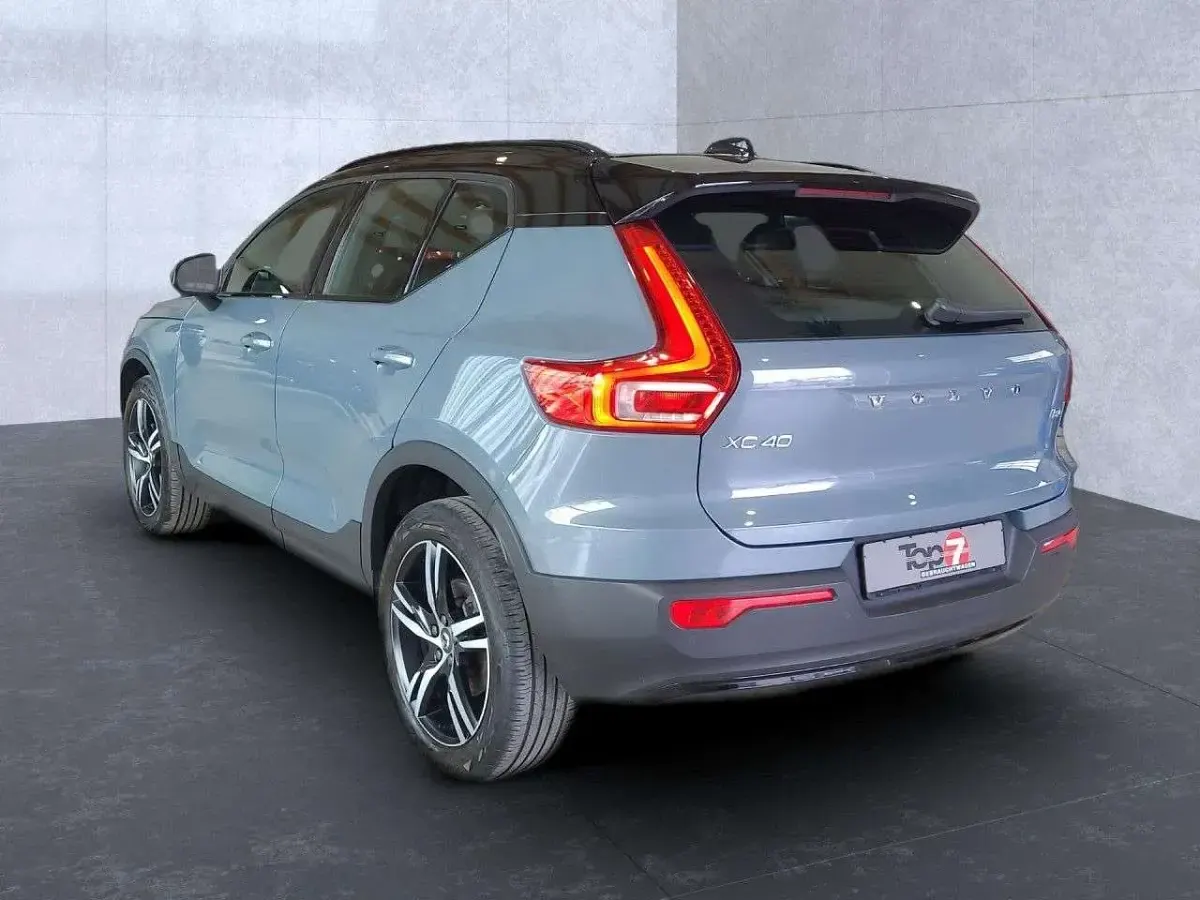 Gebraucht Volvo XC40 R-Design 197 PS (144 kW) 2022 Thunder grey / (metallic) SUV