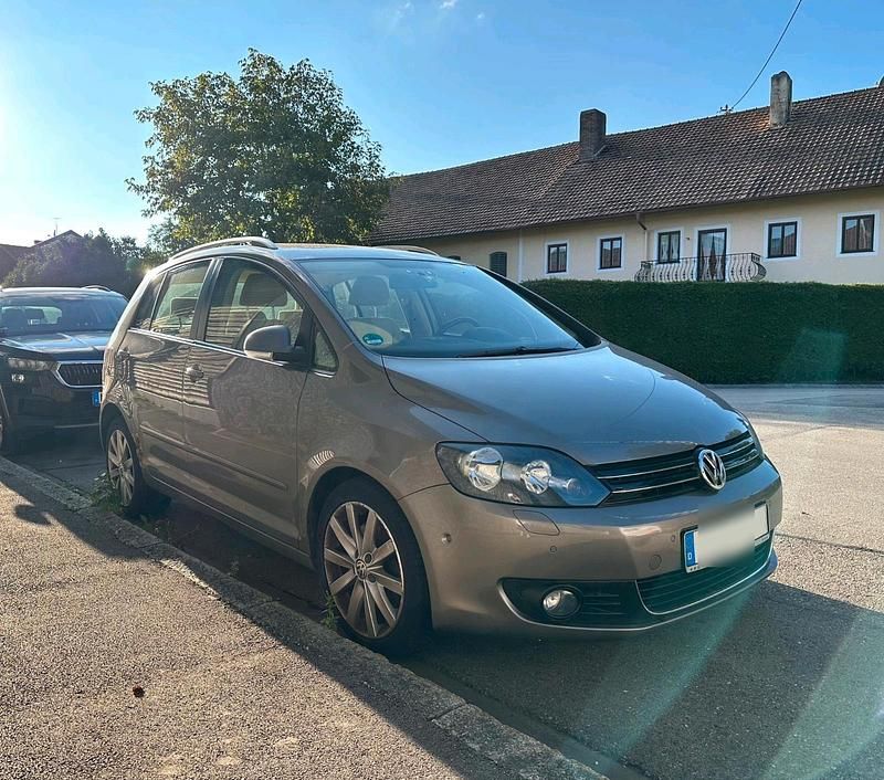 Braun Gebraucht 2013 VW Golf VI Limousine | 3.500 € - Bild 1/4