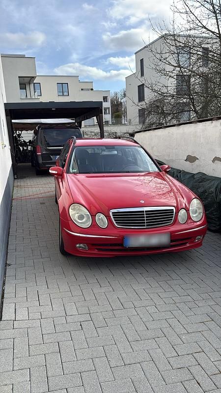Gebraucht Mercedes E240 Avantgarde 174 PS (127 kW) 2004 Rot Kombi