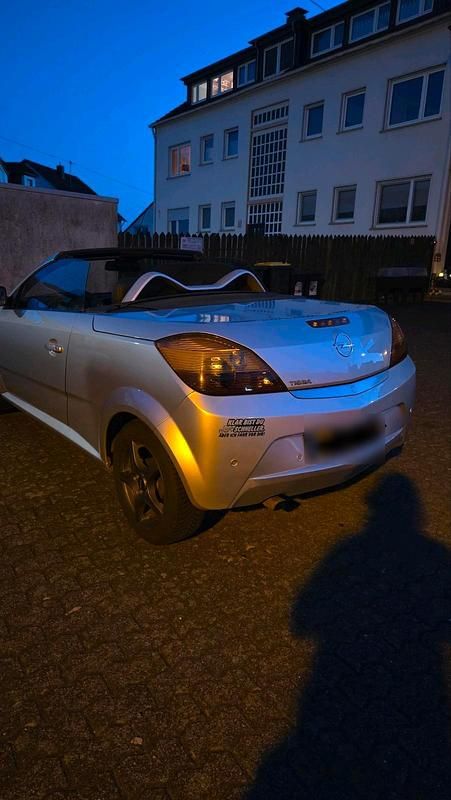Gebraucht Opel Tigra 90 PS (66 kW) 2007 Silber Cabrio