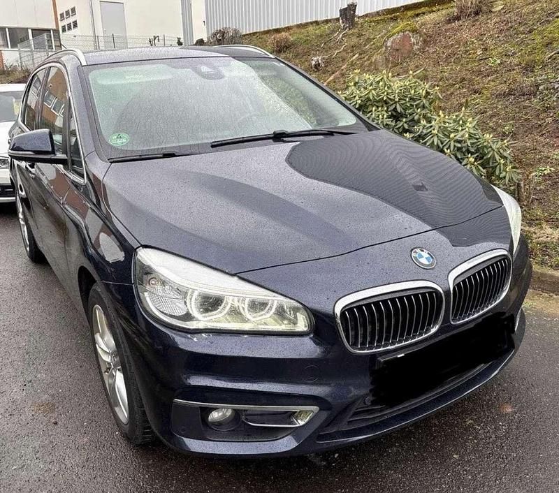 Gebraucht BMW 218 Luxury Line 150 PS (110 kW) 2016 Imperialblau brillanteffekt Van / Kleinbus