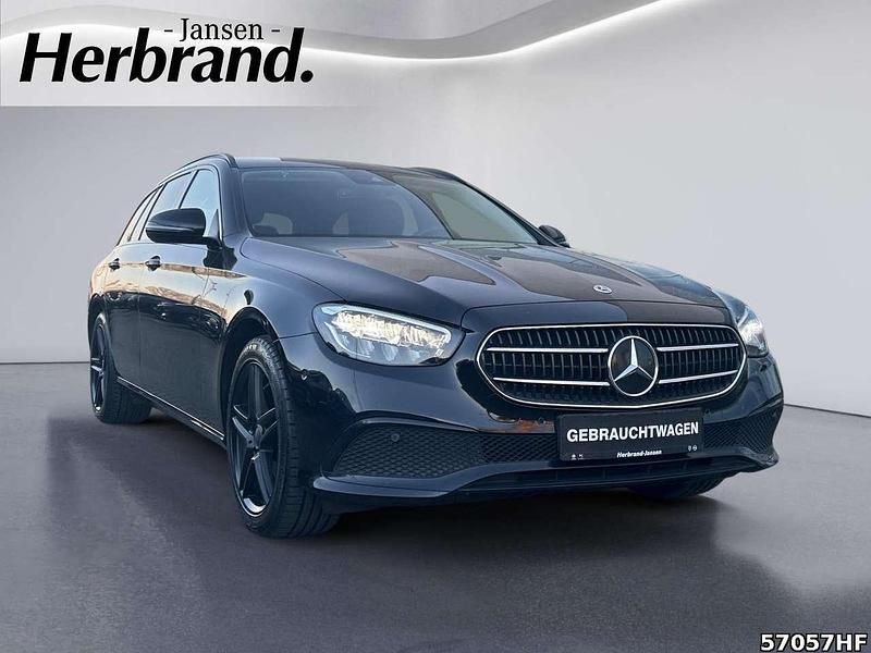 Gebraucht Mercedes E300 313 PS (230 kW) 2022 Obsidianschwarz  metalliclack Kombi