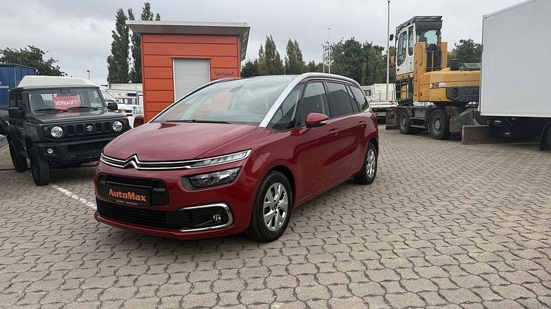 Rot Gebraucht 2021 Citroën C4 SpaceTourer Feel Van / Kleinbus | 18.990 € (Teuer) - Bild 1/4