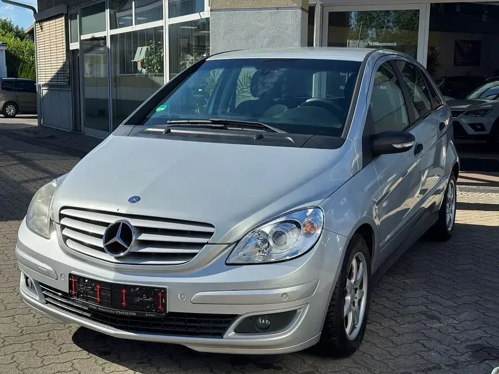 Gebraucht Mercedes B180 109 PS (80 kW) 2008 Silber Van / Kleinbus