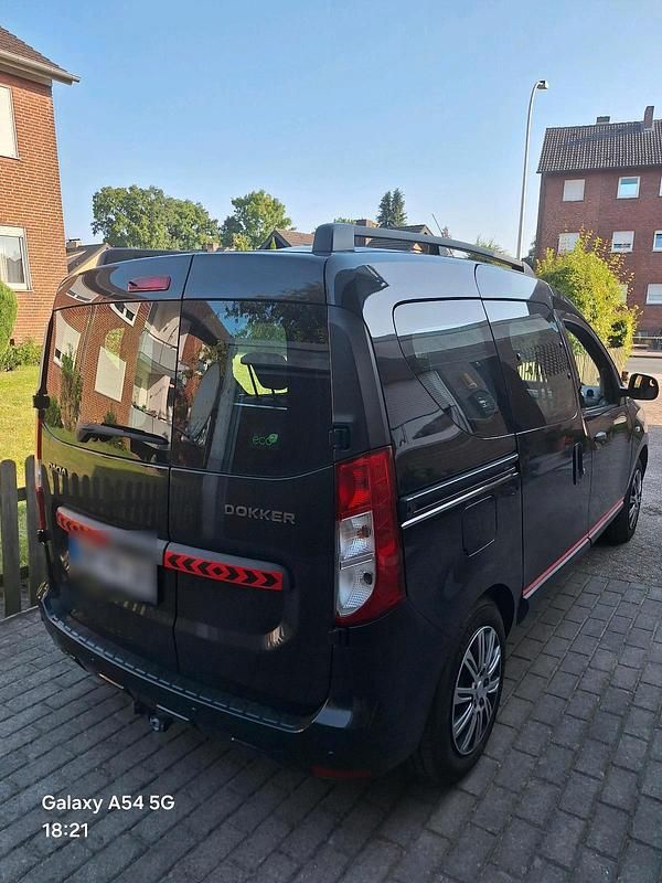 Gebraucht Dacia Sandero 90 PS (66 kW) 2013 Schwarz Kombi