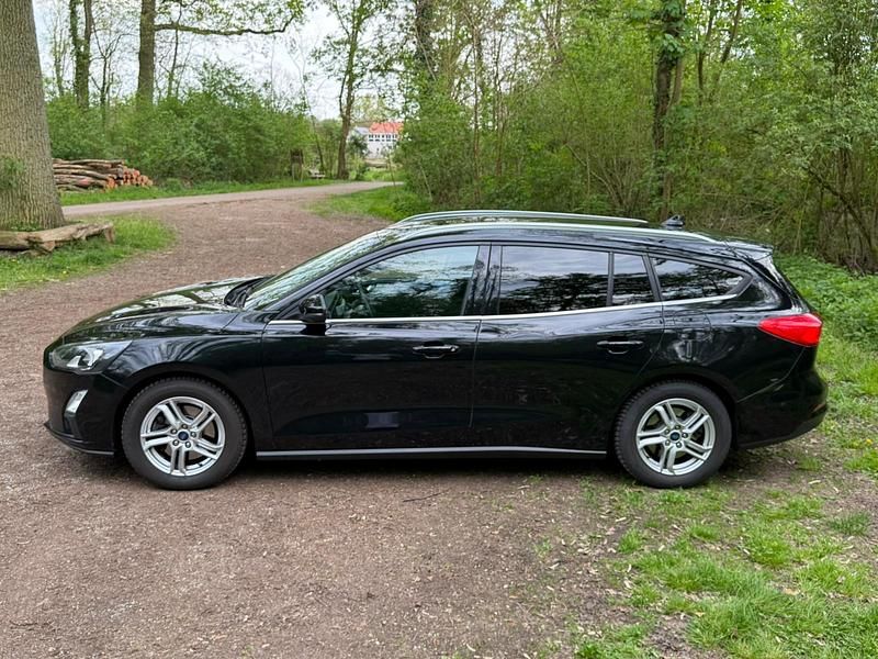 Gebraucht Ford Focus Active 120 PS (88 kW) 2020 Schwarz Kombi