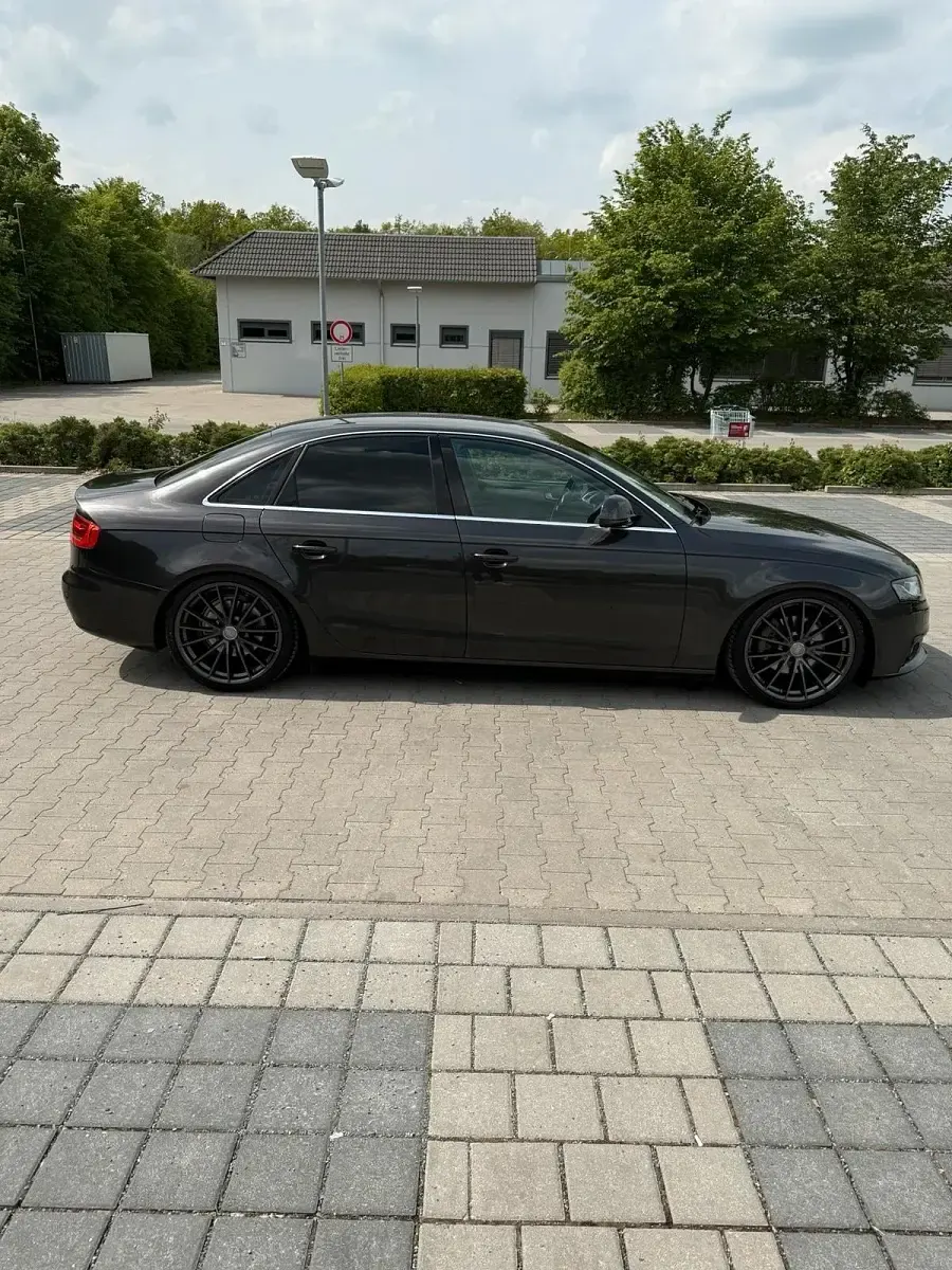 Gebraucht Audi A4 Ambiente 160 PS (117 kW) 2008 Andere farben Limousine
