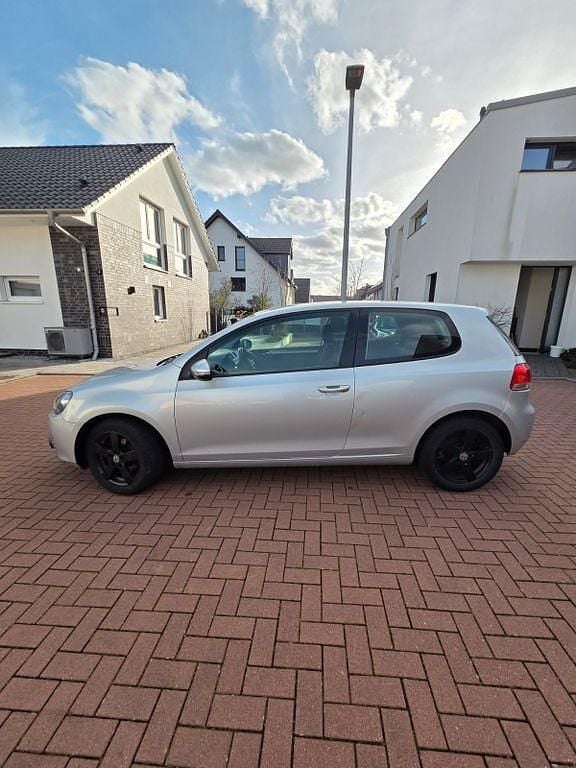 Gebraucht VW Golf VI Trendline 102 PS (75 kW) 2008 Silber Kleinwagen