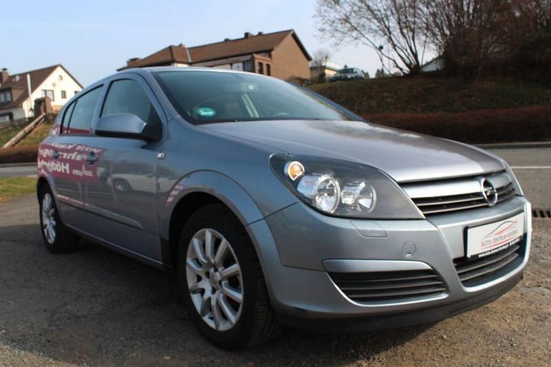 Gebraucht Opel Astra Edition 105 PS (77 kW) 2005 Silber Limousine