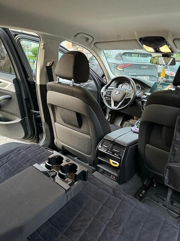 Schwarz Gebraucht 2020 BMW 520 Limousine | 25.700 € (Guter Preis) - Bild 1/4
