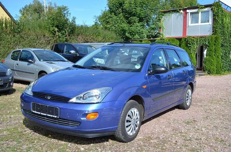 Blau Gebraucht 1999 Ford Focus Ambiente Kombi | 1.250 € (Fairer Preis) - Bild 1/4