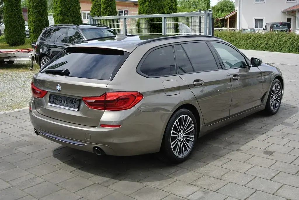 Gebraucht BMW 520 Sport Line 190 PS (139 kW) 2017 Limousine