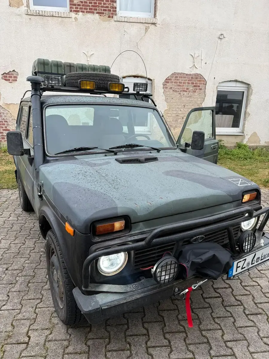 Usata Lada niva 82 CV (60 kW) 2008 Verde SUV