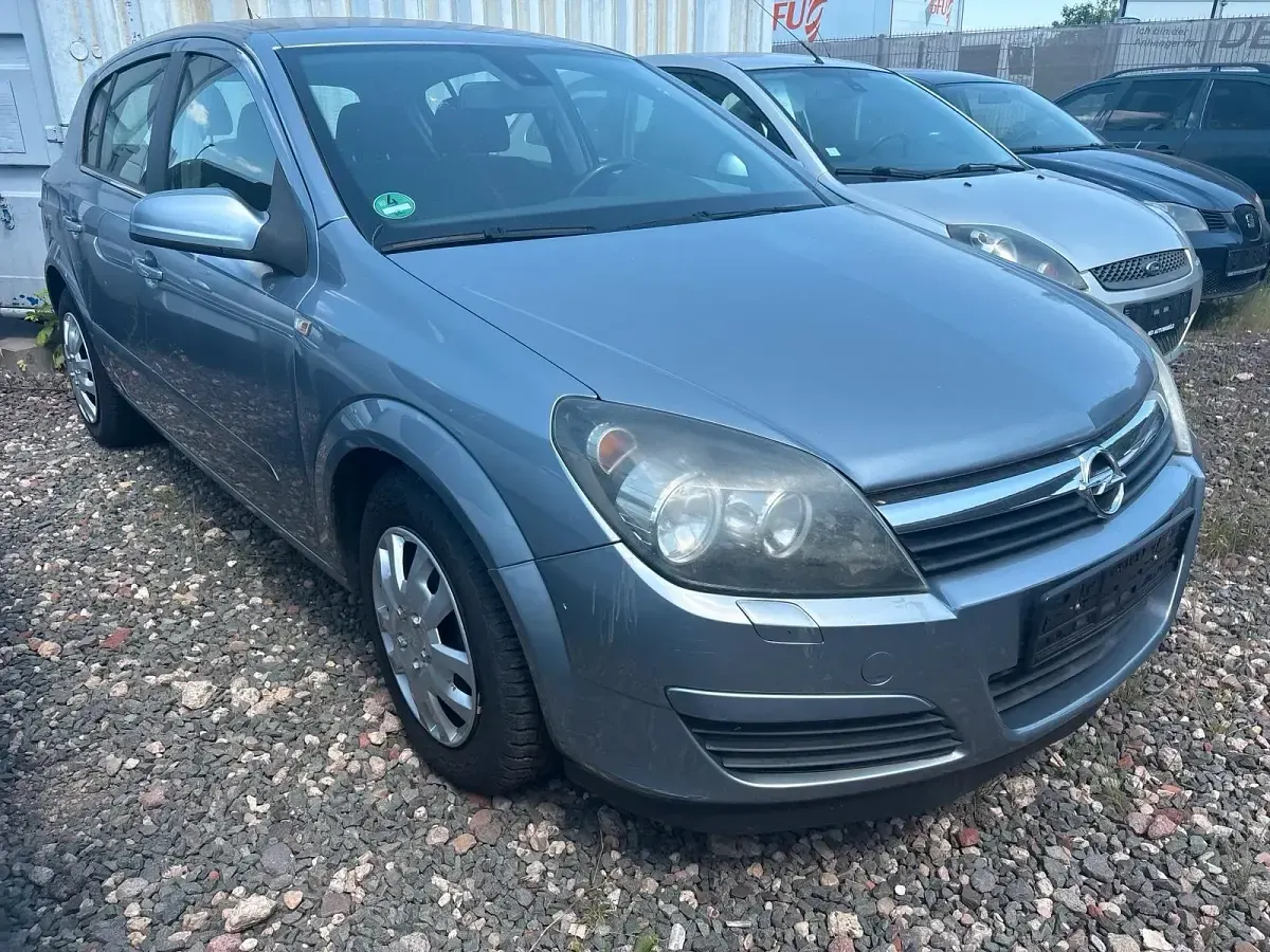 Gebraucht Opel Astra 101 PS (74 kW) 2004 Gold Limousine