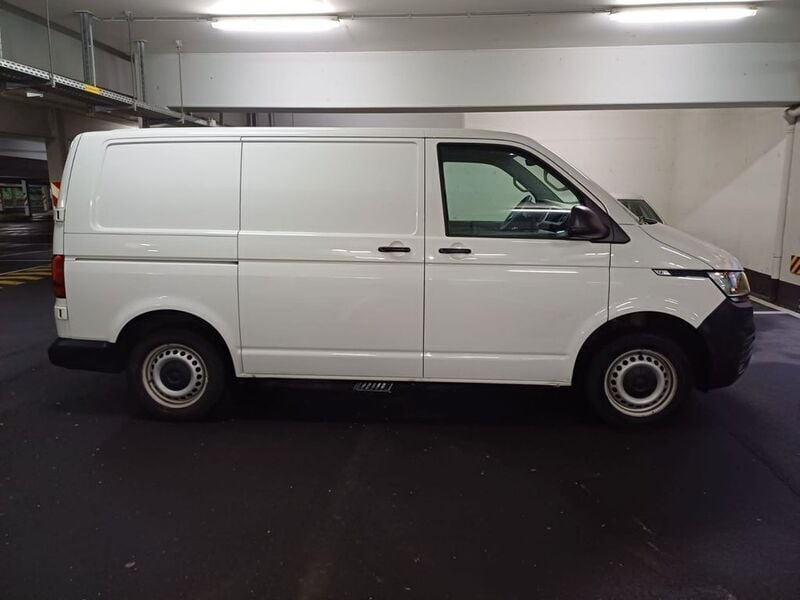 Gebraucht VW T6.1 150 PS (110 kW) 2021 Candyweiß Van