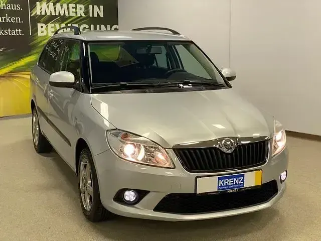 Gebraucht Skoda Fabia Ambition 105 PS (77 kW) 2014 Silber Kombi