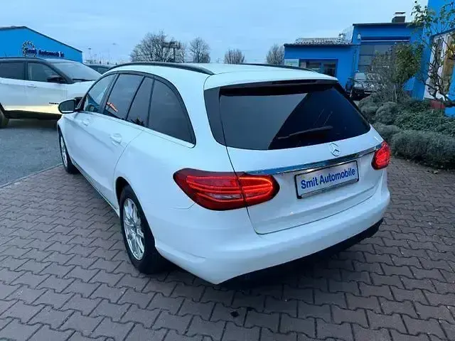 Gebraucht Mercedes C220 194 PS (142 kW) 2020 Weiß Kombi